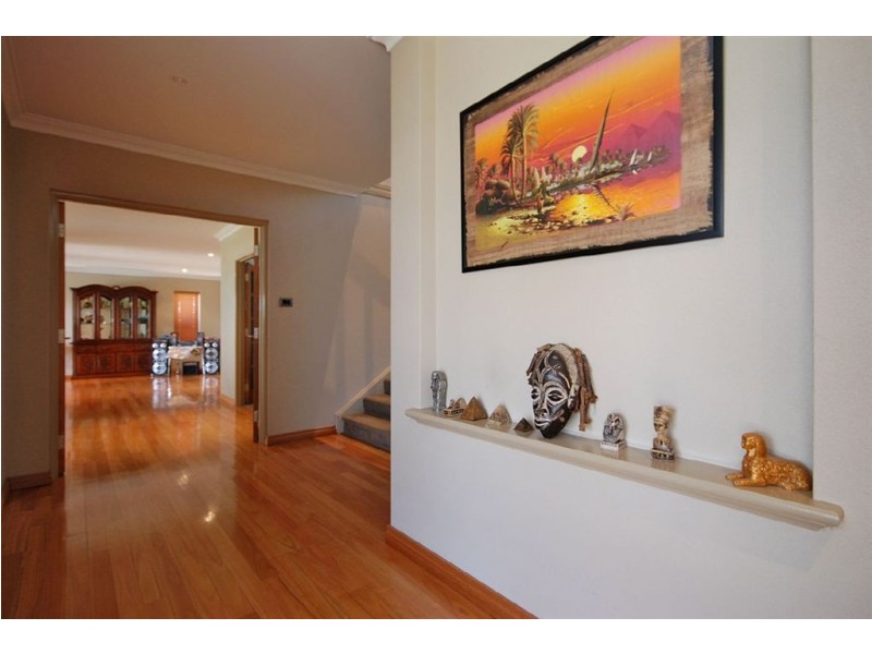 32 Fineview Crescent, Carramar WA 6031