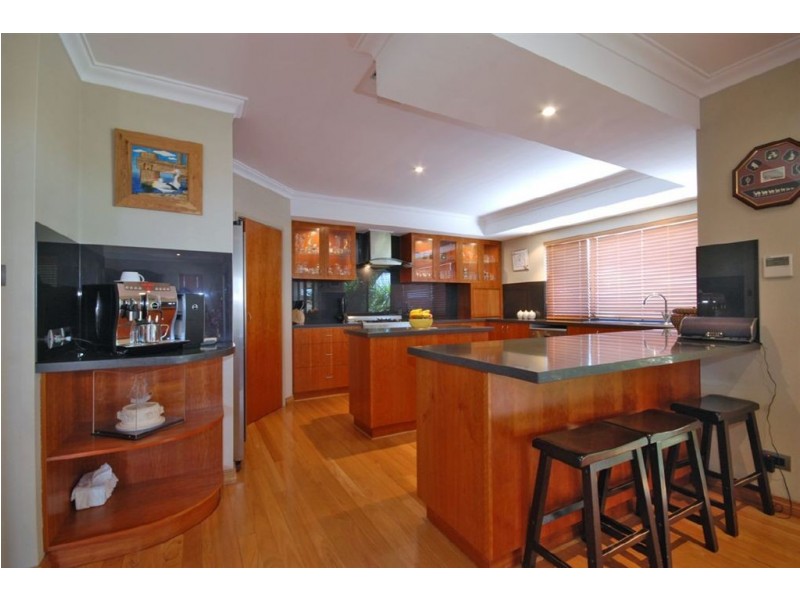 32 Fineview Crescent, Carramar WA 6031