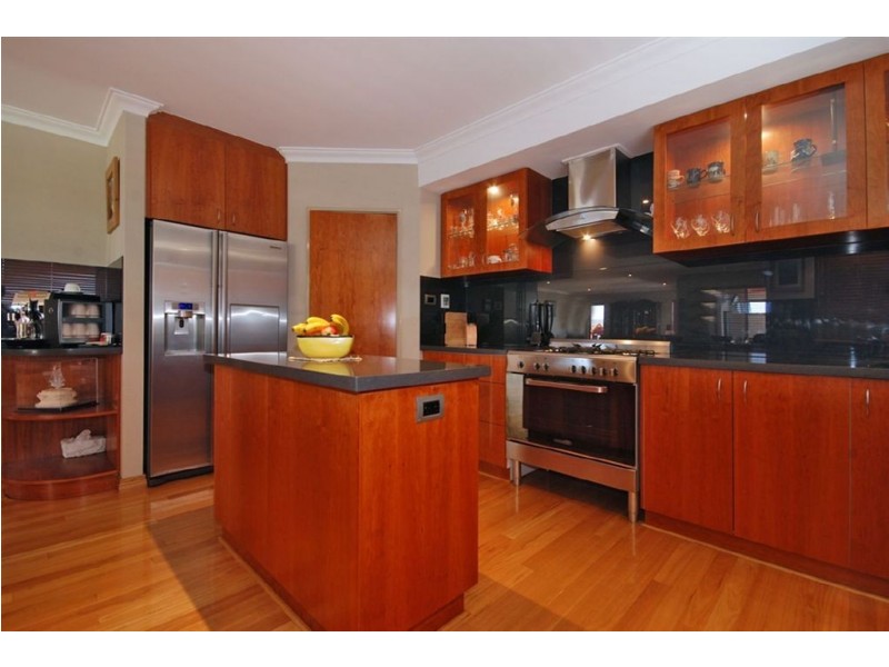 32 Fineview Crescent, Carramar WA 6031