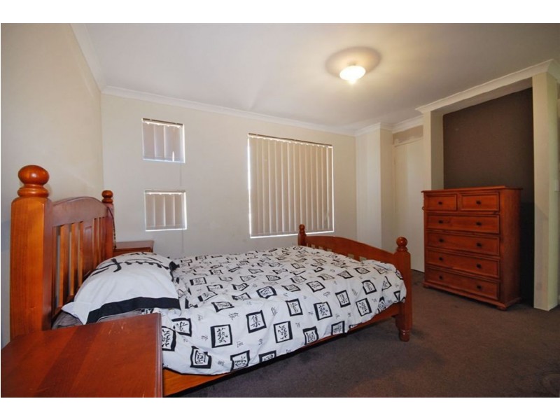 59 Lauderdale Ramble, Carramar WA 6031