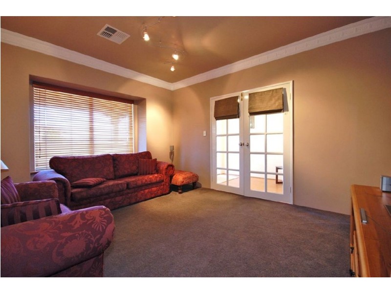 19 Gateshead Loop, Mindarie WA 6030