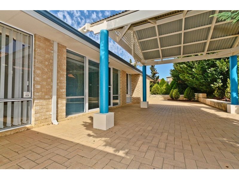 52 Rochester Drive, Mindarie WA 6030