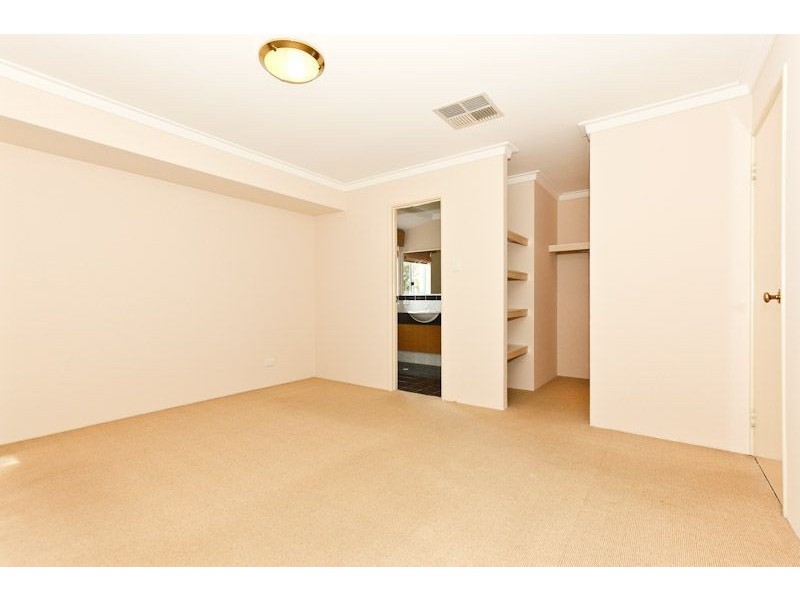 52 Rochester Drive, Mindarie WA 6030