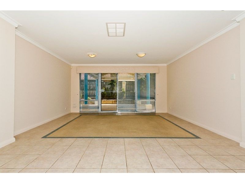 52 Rochester Drive, Mindarie WA 6030