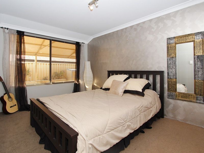 15 Silverton Avenue, Butler WA 6036