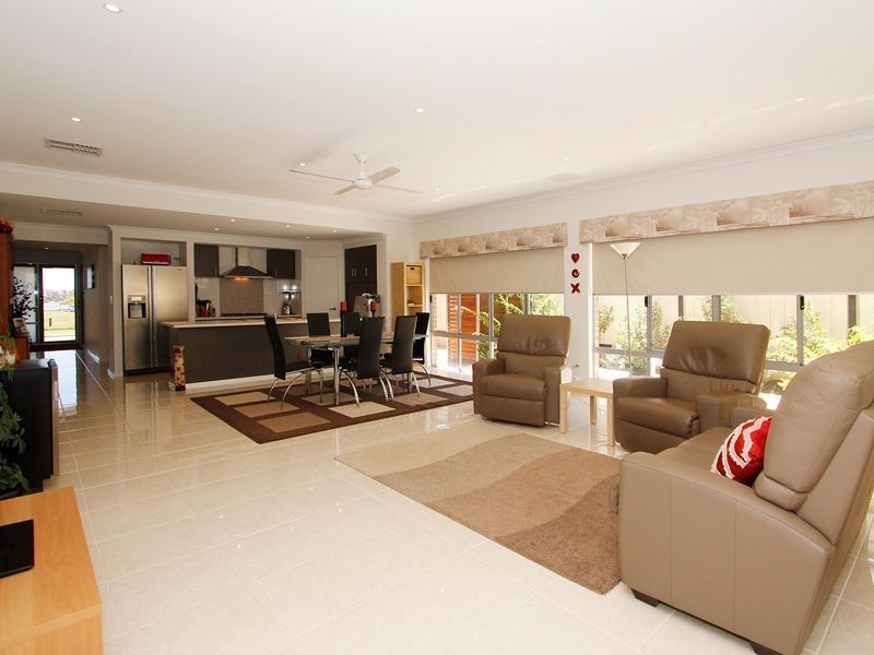 12 Chattanooga Vista, Clarkson WA 6030