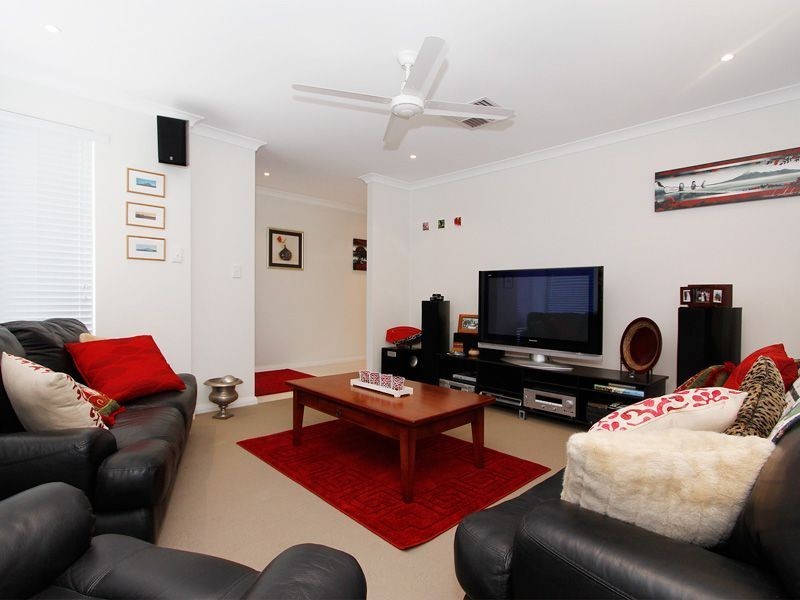 12 Chattanooga Vista, Clarkson WA 6030