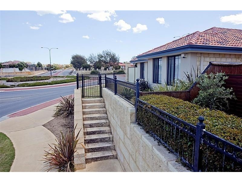 2 Somerly Drive, Clarkson WA 6030