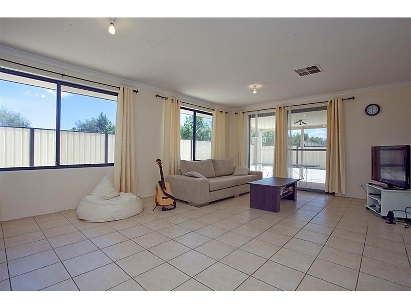 2 Somerly Drive, Clarkson WA 6030