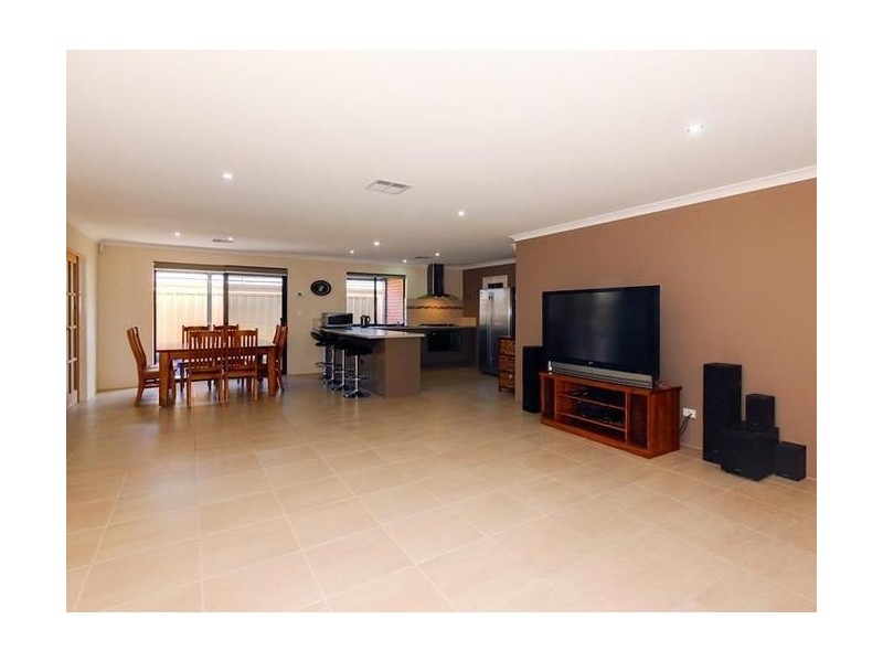 200 Golf Links  Drive, Carramar WA 6031