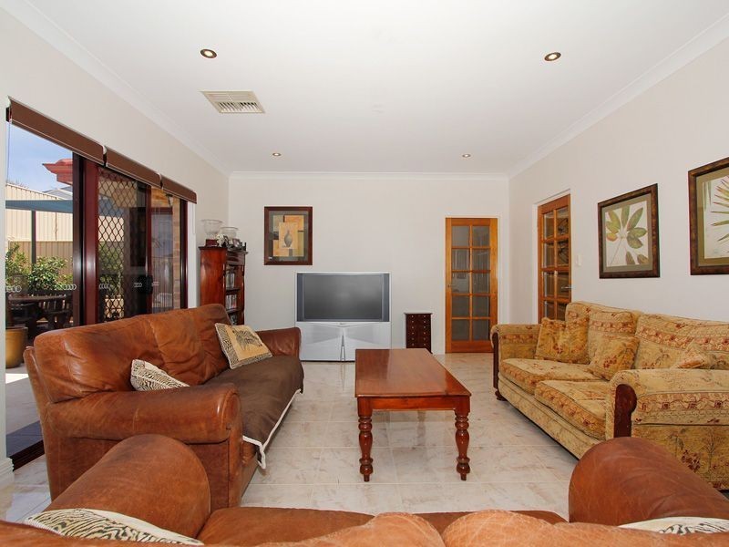 60 Rupara Circle, Quinns Rocks WA 6030