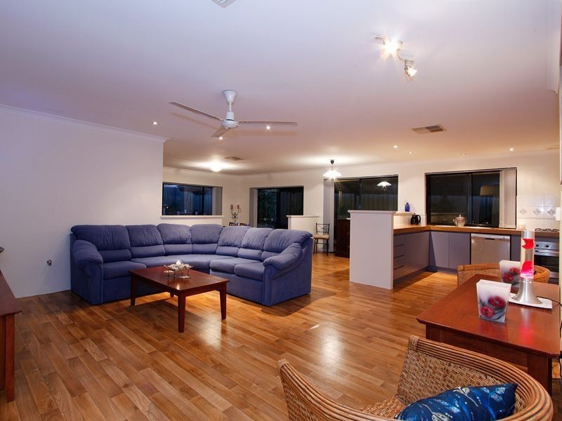 35 Dalvik Avenue, Merriwa WA 6030