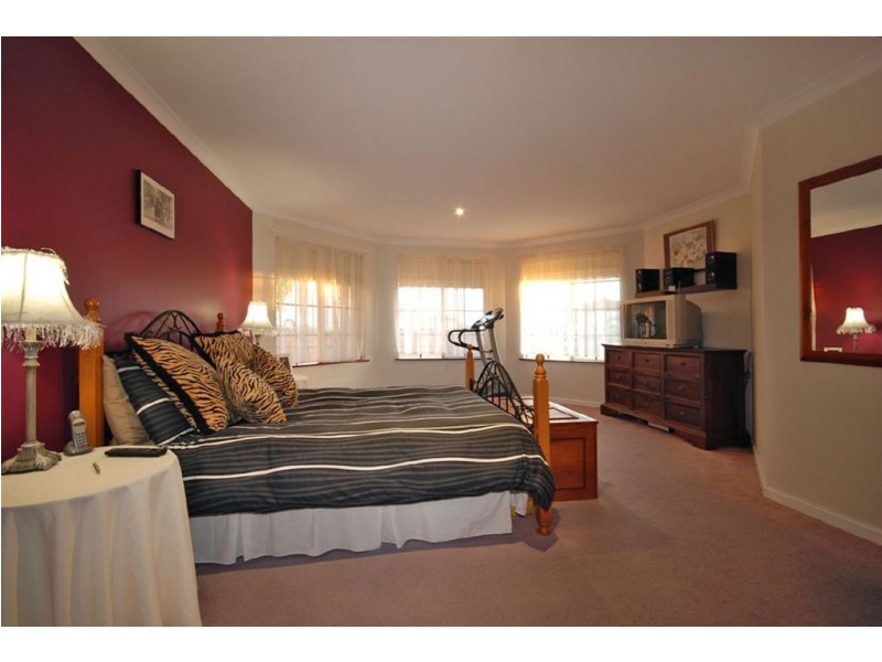 2 Crofton Cove, Mindarie WA 6030