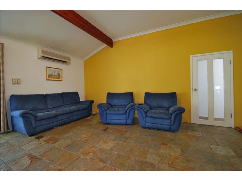 11 Aberdeen Way, Kinross WA 6028