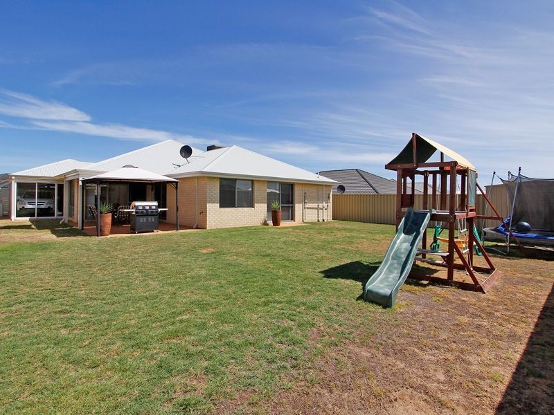 19 Crown Point Crescent, Butler WA 6036