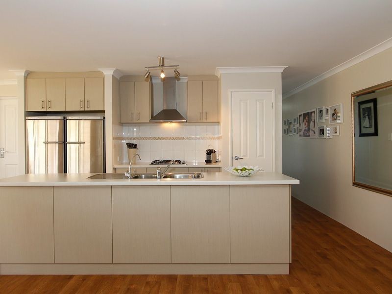 19 Crown Point Crescent, Butler WA 6036