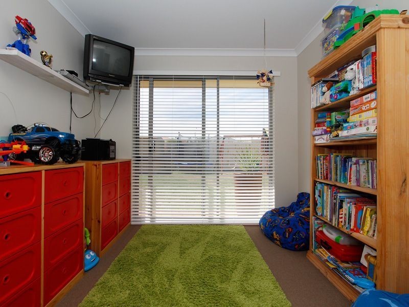 19 Crown Point Crescent, Butler WA 6036