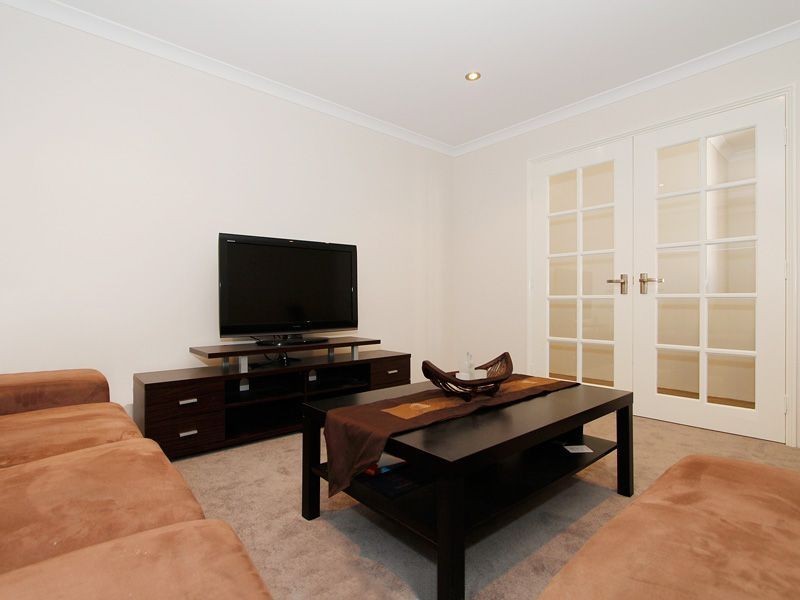 18 Huntly Avenue, Butler WA 6036