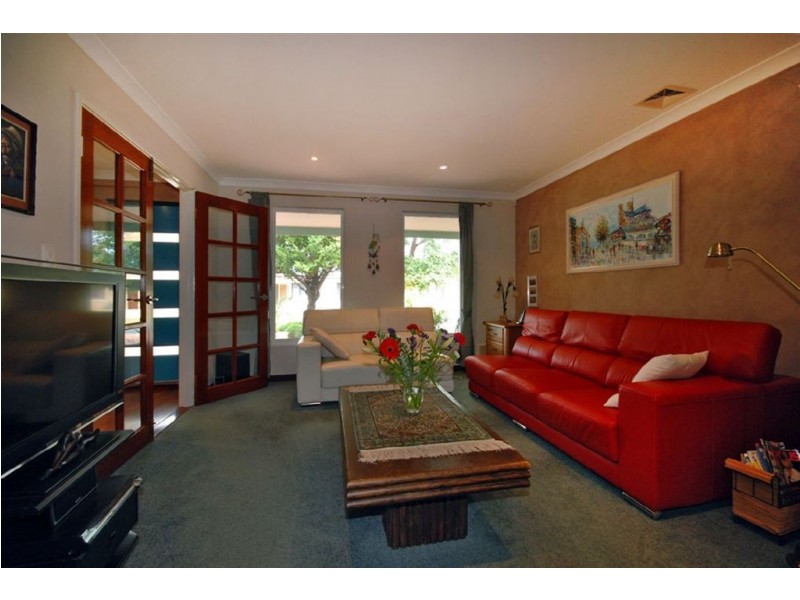 6 Dakar Way, Mindarie WA 6030