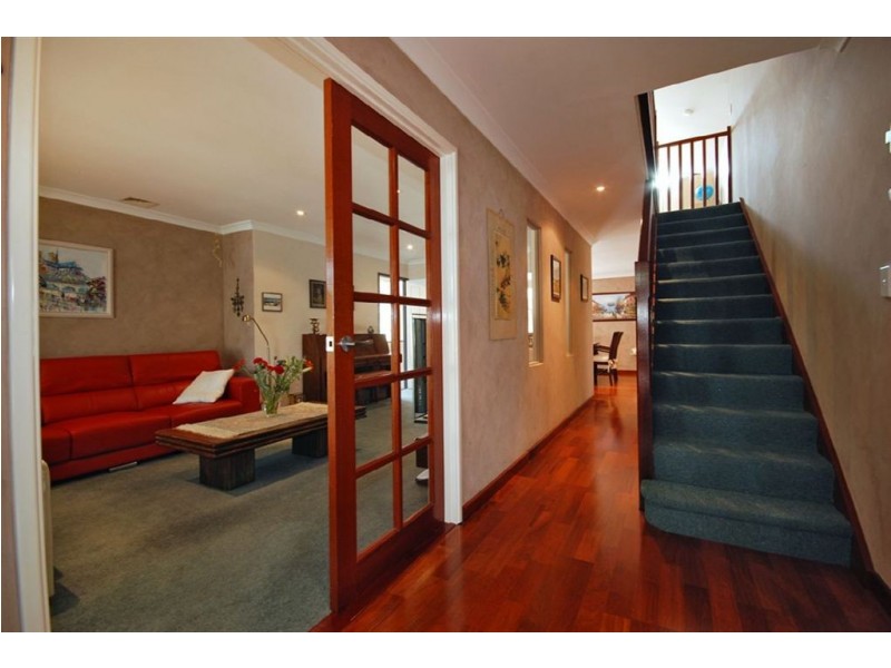 6 Dakar Way, Mindarie WA 6030