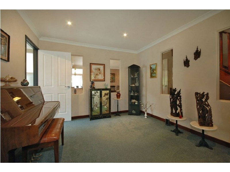 6 Dakar Way, Mindarie WA 6030