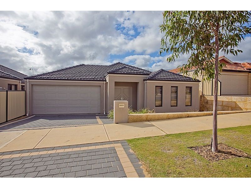 1 Hacienda Drive, Clarkson WA 6030