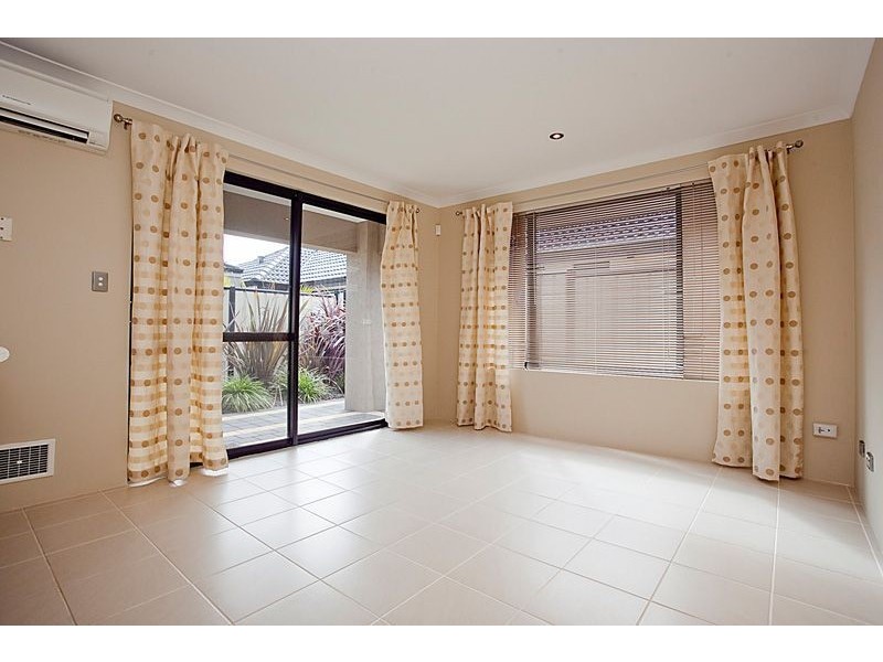 1 Hacienda Drive, Clarkson WA 6030