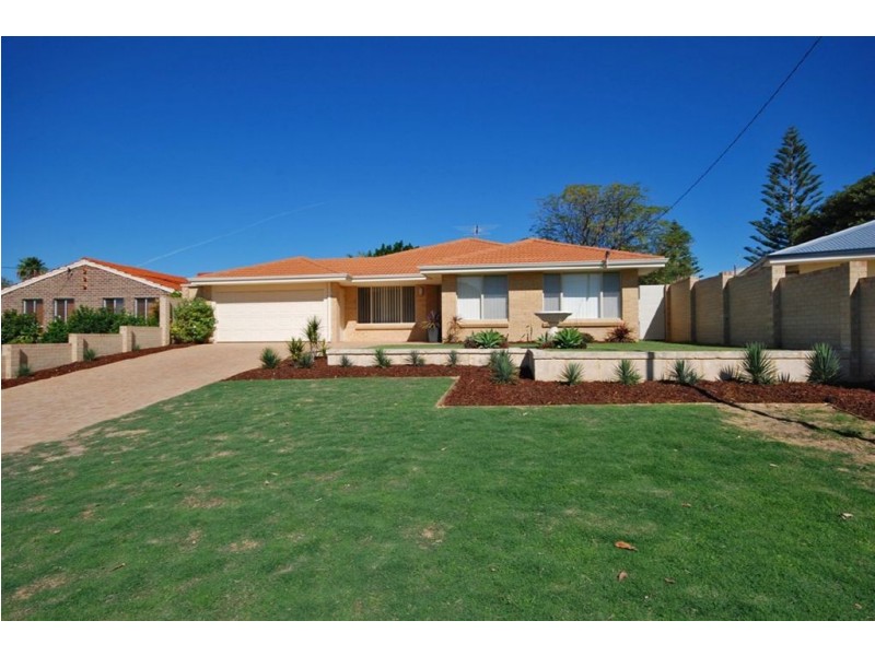 4 Coonewarra Way, Quinns Rocks WA 6030