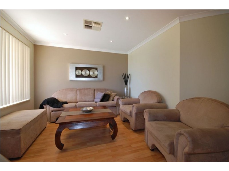 4 Coonewarra Way, Quinns Rocks WA 6030