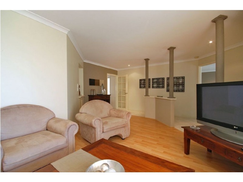 4 Coonewarra Way, Quinns Rocks WA 6030