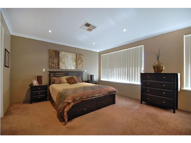 4 Coonewarra Way, Quinns Rocks WA 6030