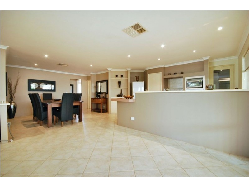 4 Coonewarra Way, Quinns Rocks WA 6030