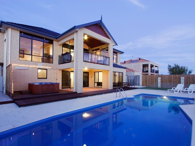 9 Lena Pass, Mindarie WA 6030