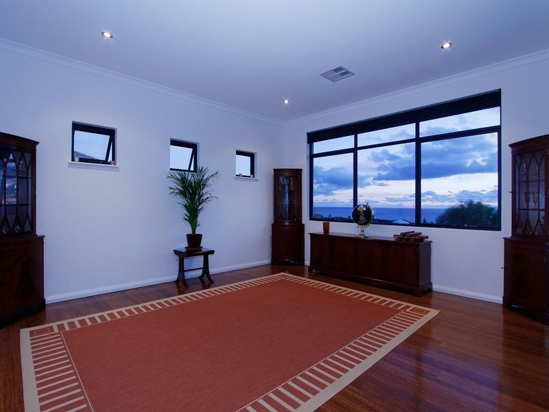 9 Lena Pass, Mindarie WA 6030