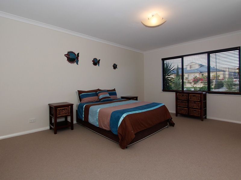 9 Lena Pass, Mindarie WA 6030