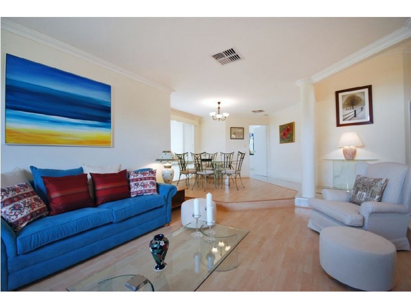 2 Rainham Avenue, Mindarie WA 6030