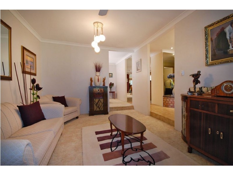 7 Burham Court, Marangaroo WA 6064