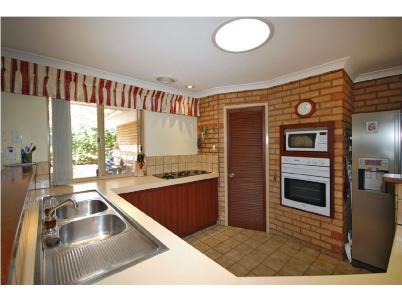 7 Burham Court, Marangaroo WA 6064