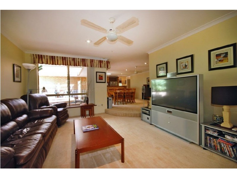 7 Burham Court, Marangaroo WA 6064