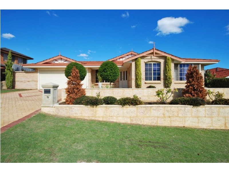 8 Manhattan Avenue, Iluka WA 6028