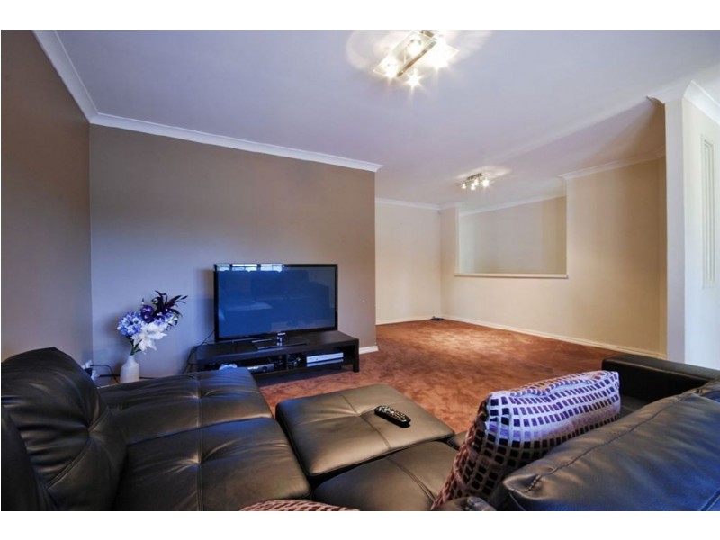 8 Manhattan Avenue, Iluka WA 6028