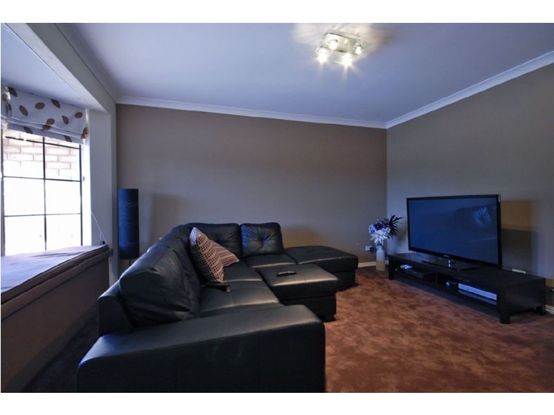 8 Manhattan Avenue, Iluka WA 6028