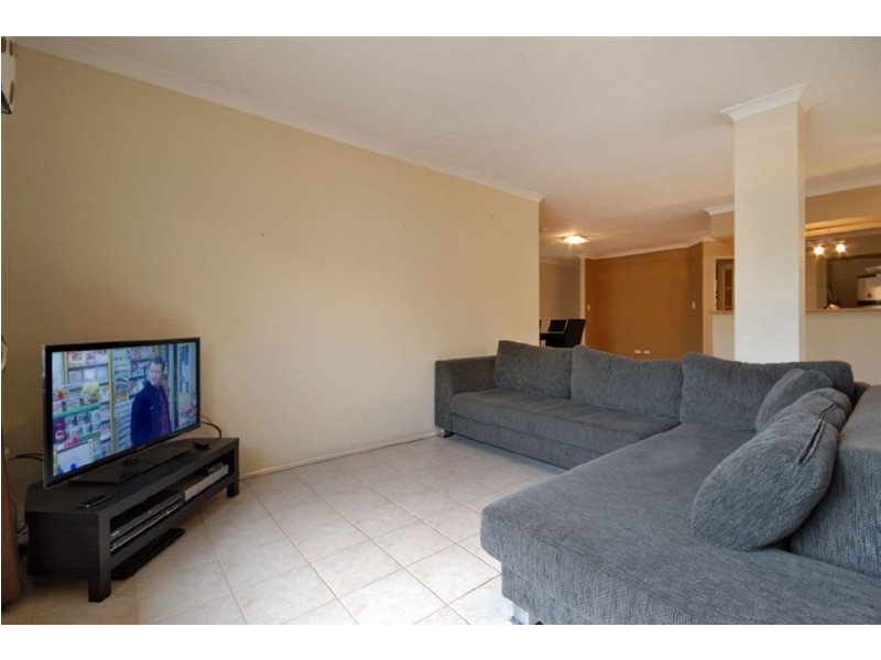 8 Manhattan Avenue, Iluka WA 6028