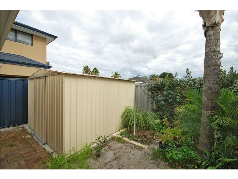 2/17 Pollard Street, Glendalough WA 6016