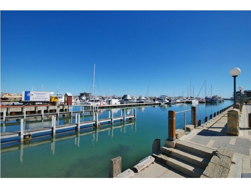 9 Swansea Promenade, Mindarie WA 6030