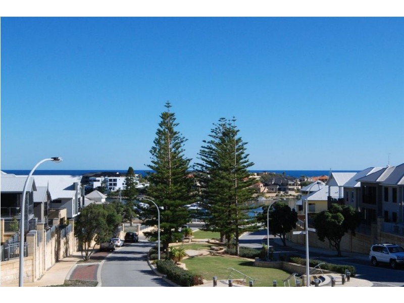 9 Swansea Promenade, Mindarie WA 6030