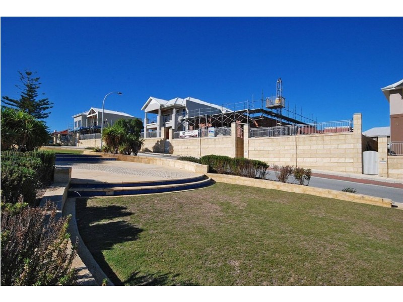 9 Swansea Promenade, Mindarie WA 6030
