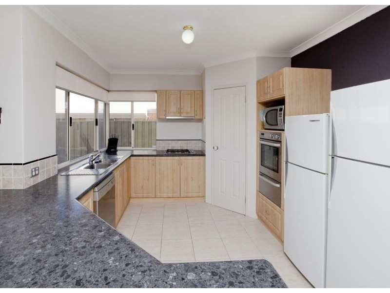 56 Dartmouth Circle, Quinns Rocks WA 6030