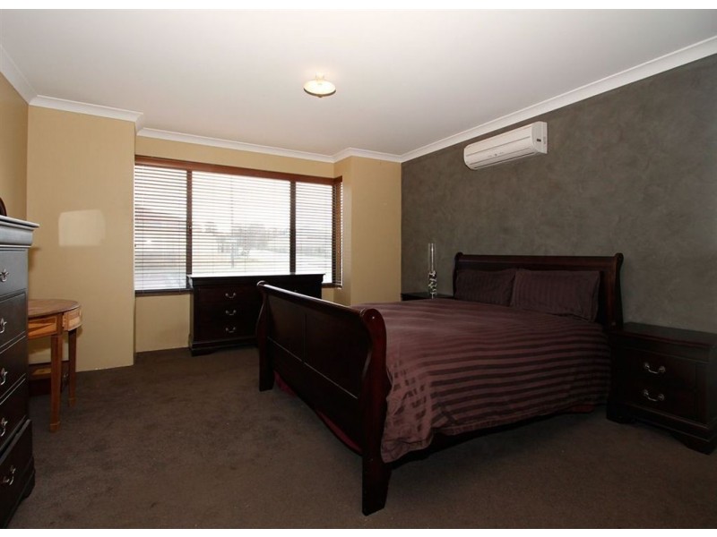 24 Carbine Loop, Banksia Grove WA 6031