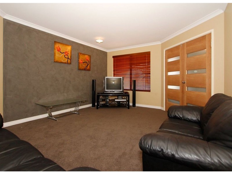 24 Carbine Loop, Banksia Grove WA 6031